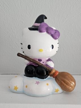 NWOT Blue Sky Clayworks X Hello Kitty & Friends- Hello Kitty Flying Witch Figure